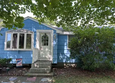 35 Wall Street, Bourne MA