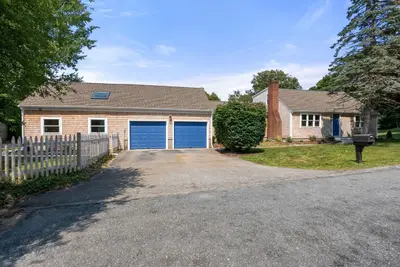 20-22 Glendale Lane, Harwich MA — view 2
