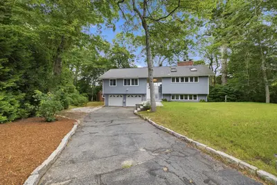 79 Pond Circle, Mashpee MA — view 2