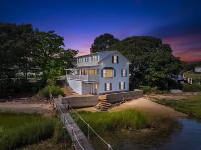 584 Circuit Avenue, Bourne MA