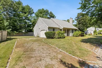 137 Wianno Circle, Barnstable MA — view 3