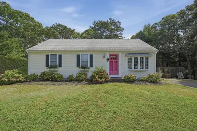 25 Sea Horse Road