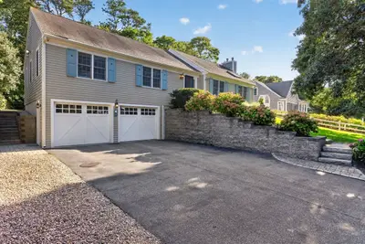 23 Taylors Pond Road, Chatham MA — view 2