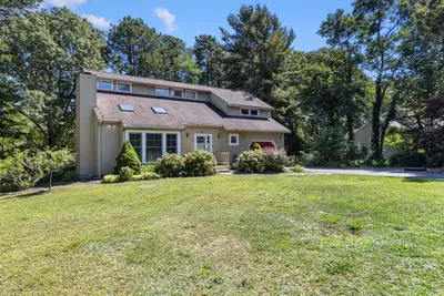 16 Alder Lane, Falmouth MA — view 2