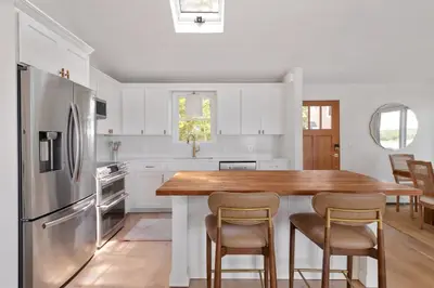 30 Overland Road, Mashpee MA — view 4