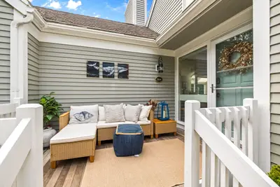 264 Hill and Plain Road, Falmouth MA — view 2
