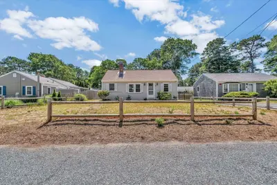 3 Danbury Street, Yarmouth MA — view 2