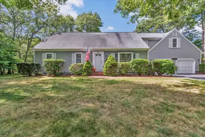 25 Wiley Post Lane, Falmouth MA — view 3