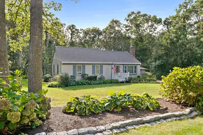 19 Deer Hollow Road