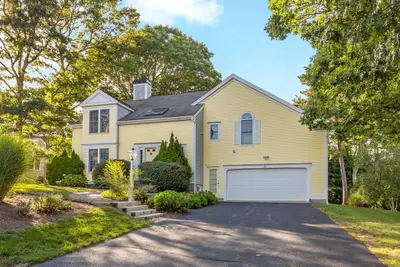 82 Falling Leaf Lane