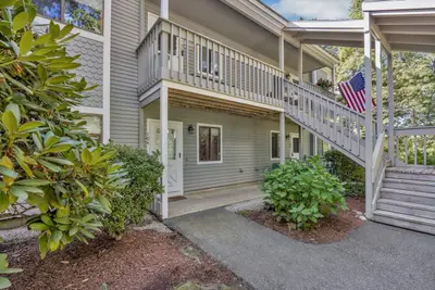 104 Eaton Lane, Unit 104