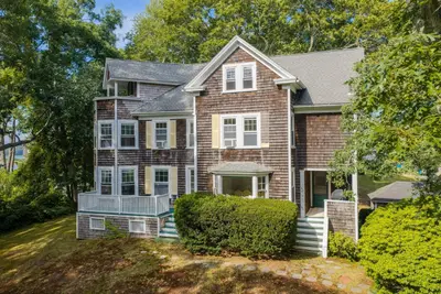 34 Pequossett Avenue