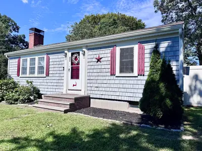 42 Vineyard Avenue