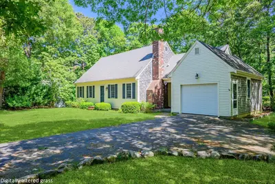 20 Bray Farm Road S, Yarmouth MA — view 2