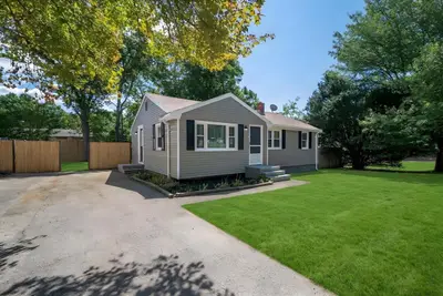 6 Handy Road, Bourne MA — view 2