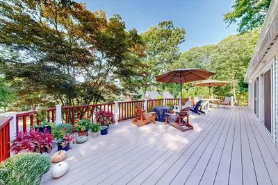 401 Barlows Landing Road