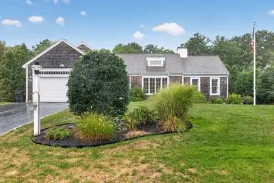 276 Pheasant Hill Circle, Barnstable MA — view 2