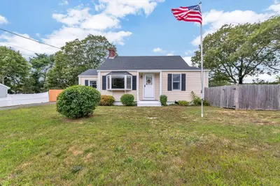 7 Queens Bay Lane