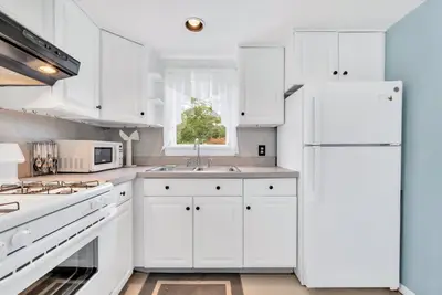 7 Queens Bay Lane, Bourne MA — view 5