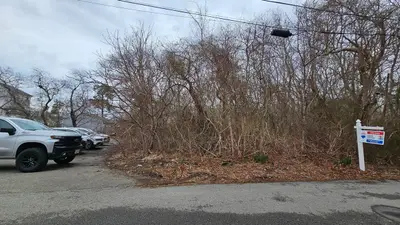 Holt Road, Bourne MA — view 3