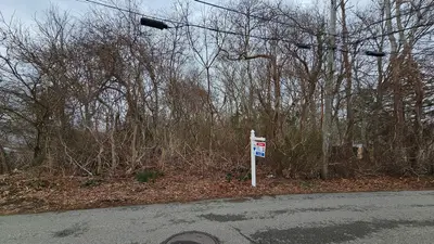 Holt Road, Bourne MA — view 5