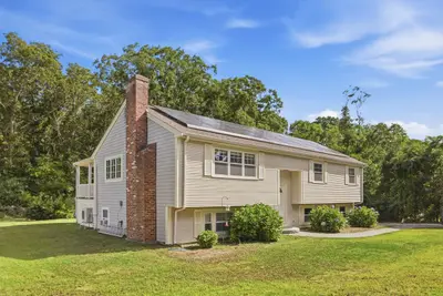 14 Bramble Bush Drive, Sandwich MA — view 2