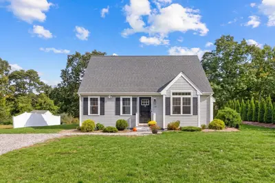 140 Broken Bow Lane, Falmouth MA