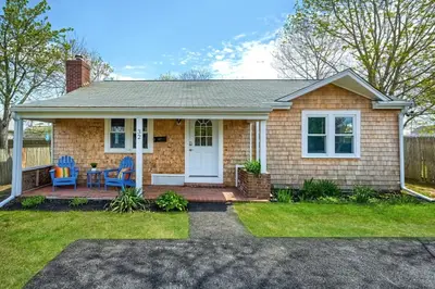 32 Washington Avenue Extension, Barnstable MA