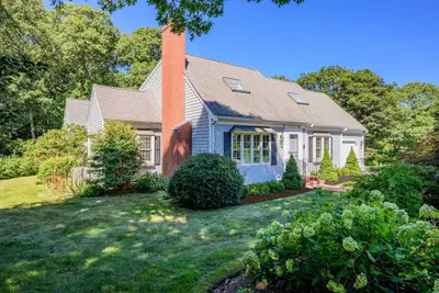 11 Kalmia Way, Barnstable MA