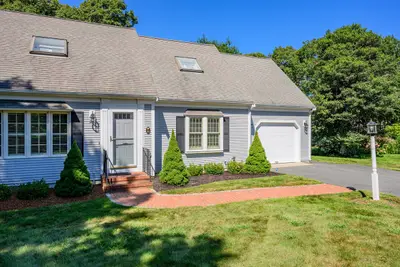 11 Kalmia Way, Barnstable MA — view 3