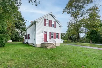 562 Waquoit Highway, Falmouth MA — view 2