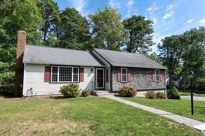 2 Mohegan Lane