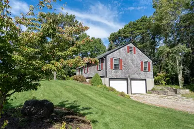 2 Mohegan Lane, Yarmouth MA — view 2