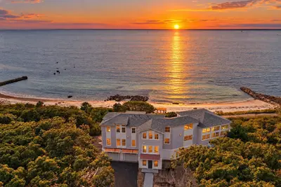 114 Quaker Road, Falmouth MA — view 2