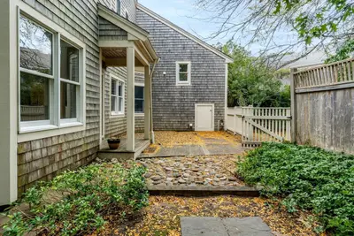 16 Boxwood Circle, Unit 16, Yarmouth MA — view 3