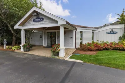 94 Shore Drive W, Unit 8b, Mashpee MA — view 3