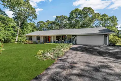 885 Shore Road